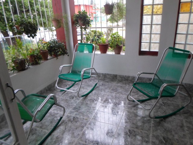 117 -  TWO BEDROOM RENTAL HOUSE HAVANA MIRAMAR