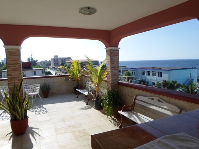 52- RENT THREE BEDROOM CHEAP APARTMENT HAVANA MIRAMAR