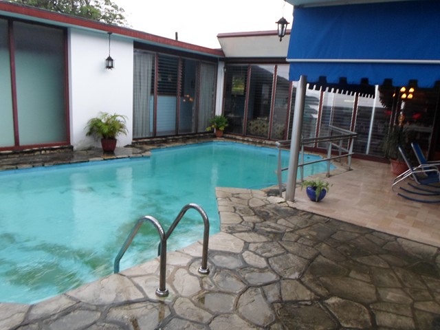 77 -  VILLA WITH SWIMMING POOL FOR RENT VEDADO HAVANA